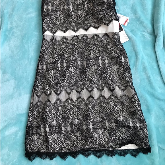 Black and cream colored dress with lace - Picture 7 of 7